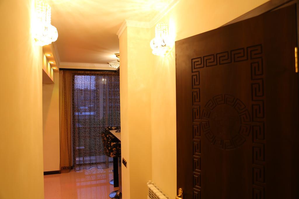 Versace Downtown Yerevan Apartamento Quarto foto